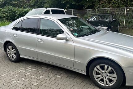 Mercedes-Benz E 220 241.500 km 3.900 &euro; Moers 47443