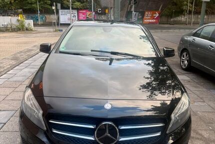 Mercedes-Benz A 180 176.506 km 7.000 &euro; Duisburg 47053