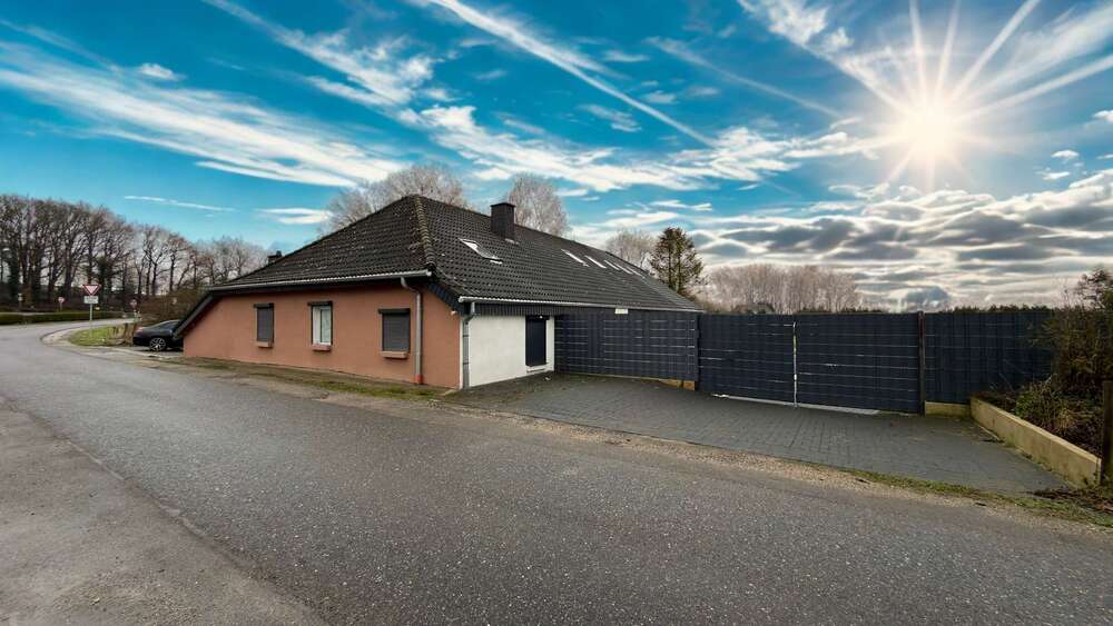 Einzigartiges Traumhaus mit Baupotenzial & hochwertiger Ausstattung - Zweifamilienhaus Straelen | Angebot:26492996