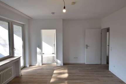 Wohnung Duisburg Hamborn - 3 Zimmer, 81 m&sup2;, 745&euro; | Angebot:25883772
