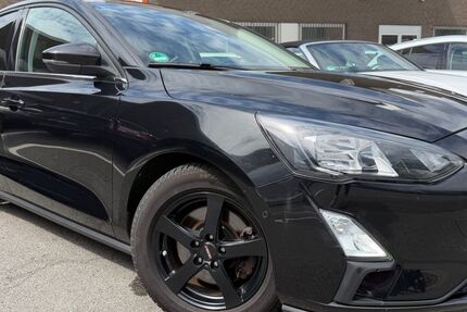 Ford Focus 114.000 km 12.580 &euro; Düsseldorf 40549