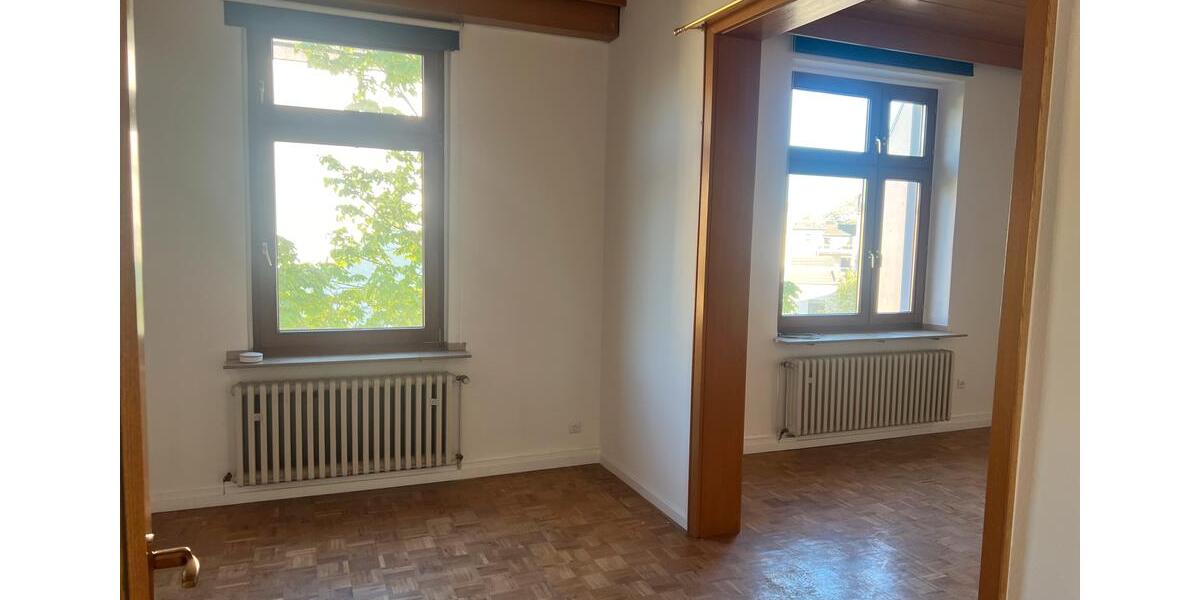 Etagenwohnung Duisburg - 3.5 Zimmer, 110 m&sup2;, 990&euro; | Angebot:26365978