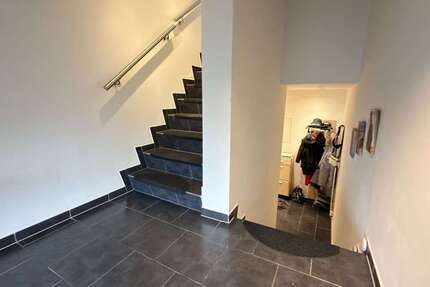 Modernisiertes 3-Parteienhaus mit Maisonette und Gartenanteil nahe Centro - Haus Oberhausen Osterfeld | Angebot:26835909