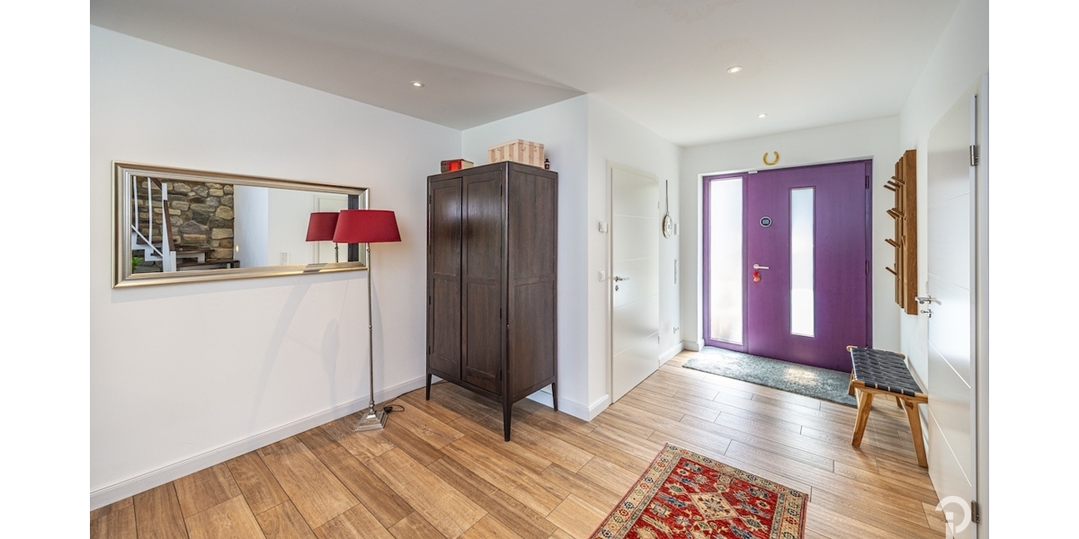 Repräsentatives Einfamilienhaus mit großem Garten. Ein sonniges Paradies mit 4-5 Zimmer für Familien - Einfamilienhaus Jüchen | Angebot:26844365
