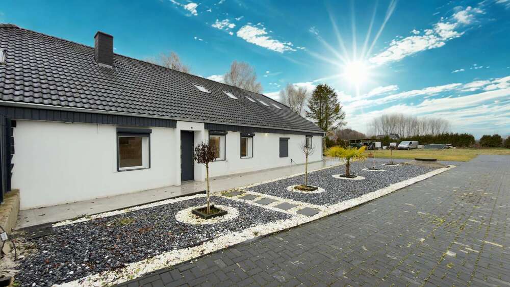Einzigartiges Traumhaus mit Baupotenzial & hochwertiger Ausstattung - Zweifamilienhaus Straelen | Angebot:26492996