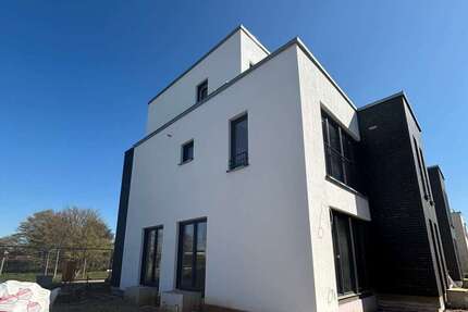 Haus Duisburg - Huckingen Huckingen - 6 Zimmer, 194 m&sup2;, 1.168.000&euro; | Angebot:11972679
