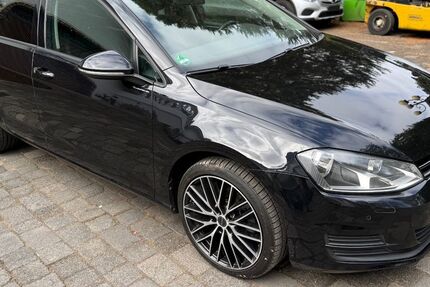 VW Golf 141.221 km 8.450 &euro; Neukirchen-Vluyn 47506