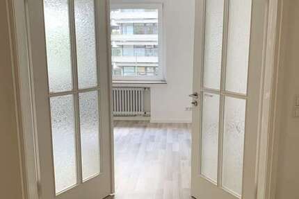 Wohnung Düsseldorf Stadtbezirk 5 - 2 Zimmer, 82 m&sup2;, 1.070&euro; | Angebot:27442024