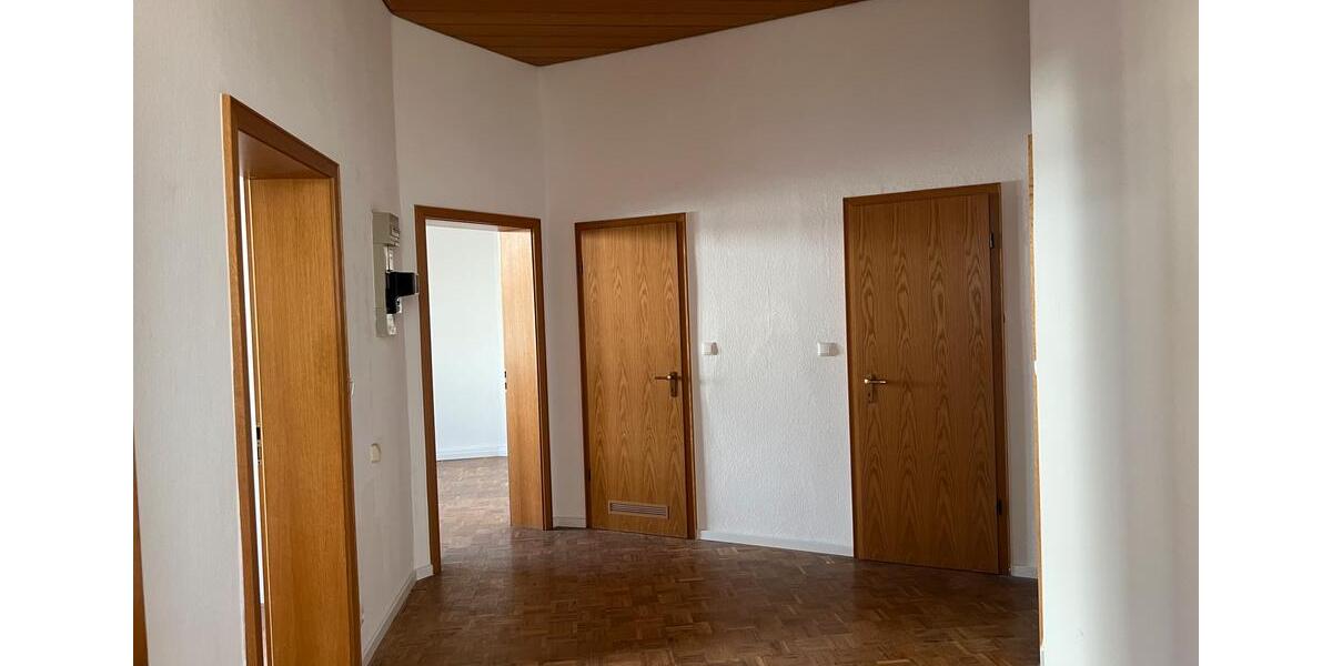 Etagenwohnung Duisburg - 3.5 Zimmer, 110 m&sup2;, 990&euro; | Angebot:26365978