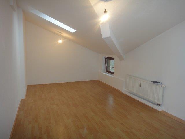 Dachgeschoßwohnung Duisburg Laar - 2.5 Zimmer, 65 m&sup2;, 470&euro; | Angebot:26492220