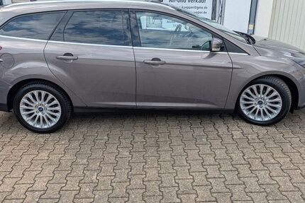 Ford Focus 143.664 km 5.900 &euro; Düsseldorf 40472