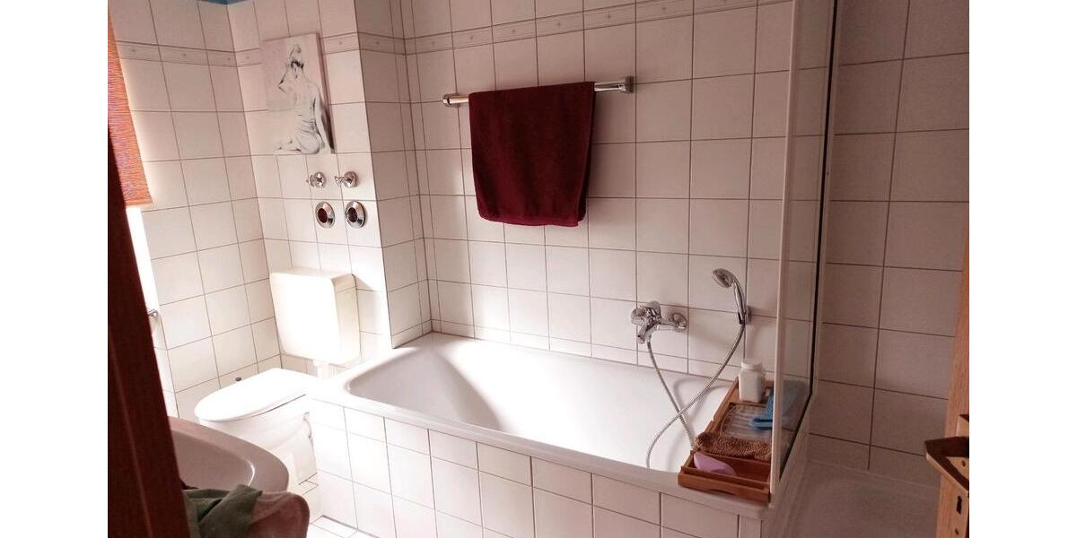 Dachgeschoßwohnung Moers - 3 Zimmer, 61 m&sup2;, 230.000&euro; | Angebot:27462952