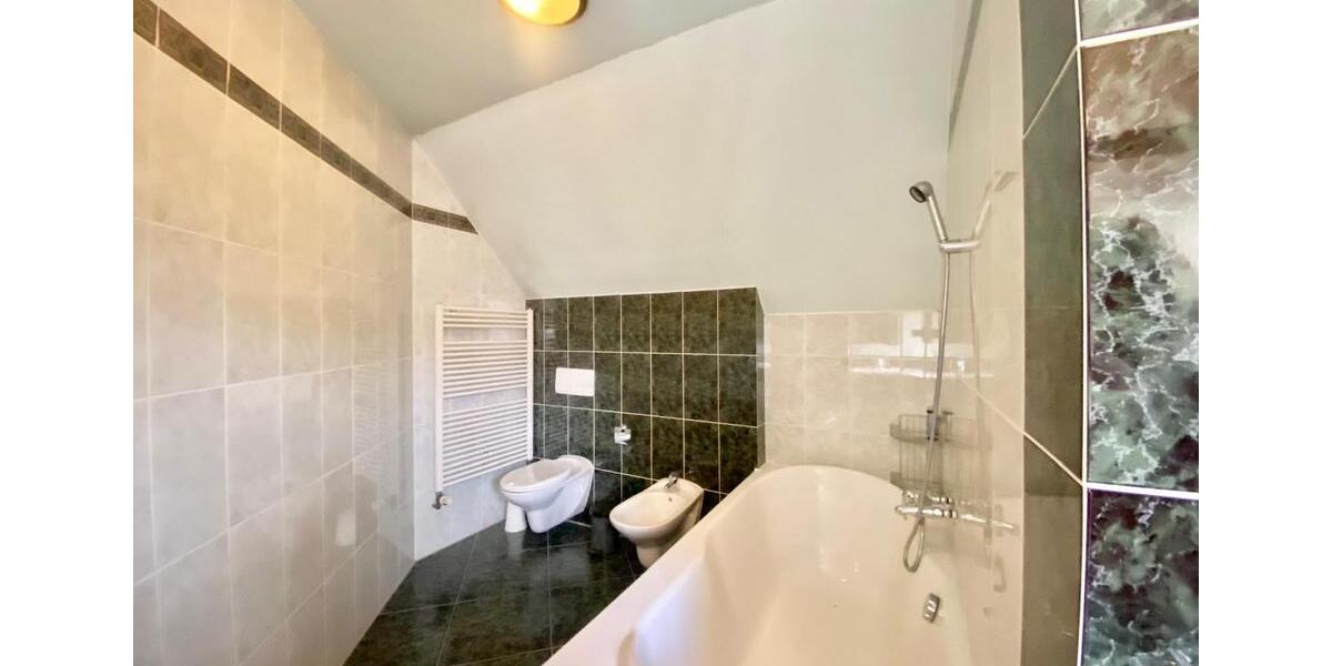 Einfamilienhaus Neuss Allerheiligen - 8 Zimmer, 175 m&sup2;, 3.000&euro; | Angebot:26548062