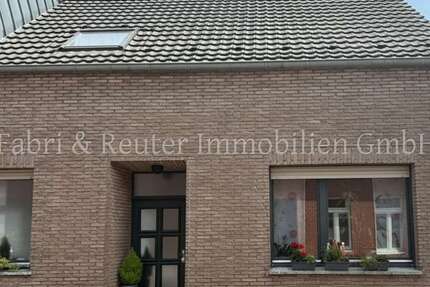 Haus Grefrath - 4 Zimmer, 131 m&sup2;, 365.000&euro; | Angebot:27130526