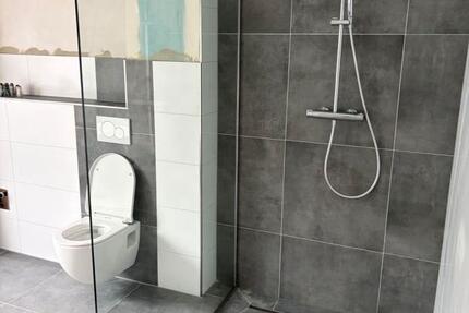 Provisionsfrei* Das letzte EinfamilienhausMittelhaus mit PV+Speicher 10,4 KW+Garage 140m zum Rheinufer Energiebedarf 22,4 kWhm2a - Haus Duisburg Essenberg | Angebot:27447235
