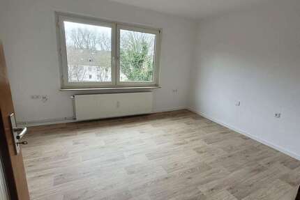 Wohnung Duisburg Untermeiderich - 3 Zimmer, 72 m&sup2;, 439&euro; | Angebot:19406828