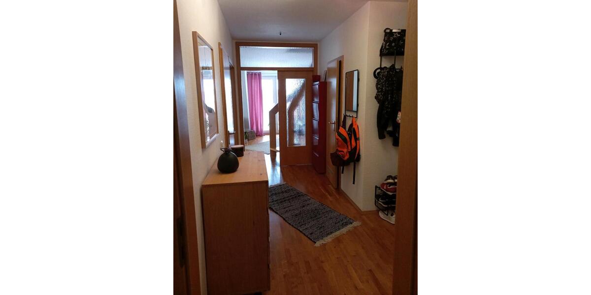 Dachgeschoßwohnung Moers - 3 Zimmer, 61 m&sup2;, 230.000&euro; | Angebot:27462952