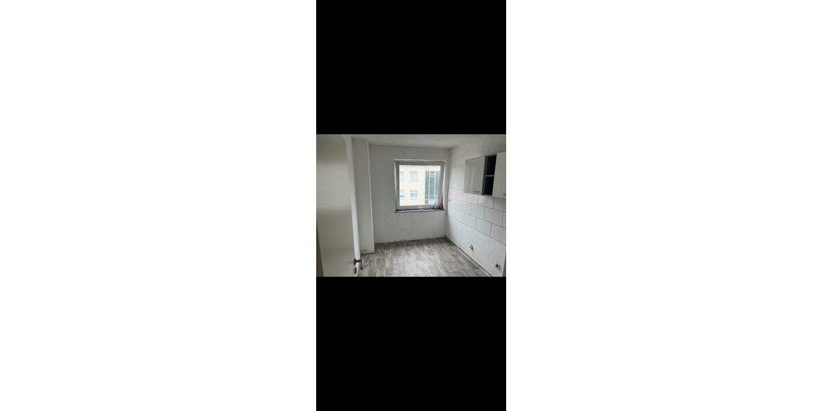 Etagenwohnung Duisburg Walsum - 5.5 Zimmer, 150 m&sup2;, 175.000&euro; | Angebot:27474931