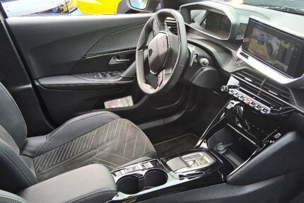 Peugeot 2008 18.042 km 21.880 &euro; Düsseldorf 40233