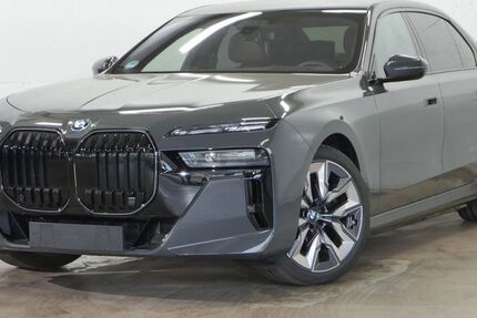 BMW i7 7.792 km 116.530 &euro; Mülheim 45472