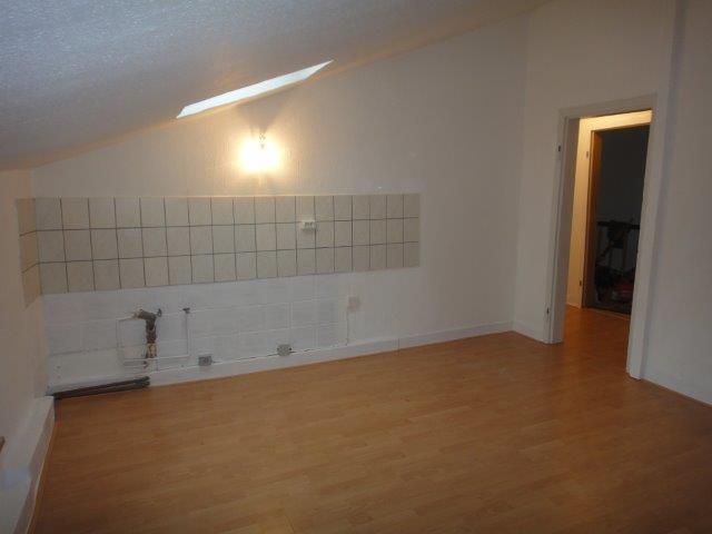 Dachgeschoßwohnung Duisburg Laar - 2.5 Zimmer, 65 m&sup2;, 470&euro; | Angebot:26492220