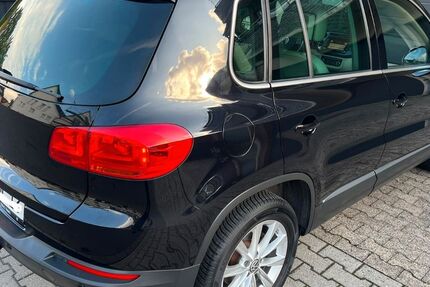 VW Tiguan 98.000 km 12.900 &euro; düsseldorf 40239