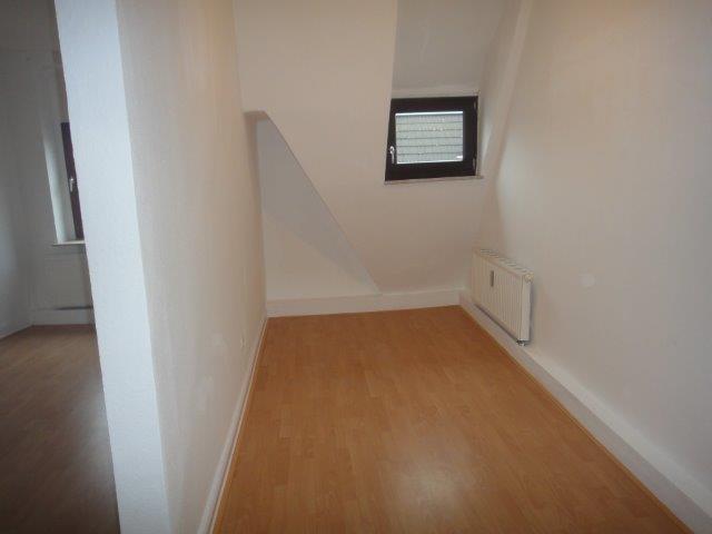 Dachgeschoßwohnung Duisburg Laar - 2.5 Zimmer, 65 m&sup2;, 470&euro; | Angebot:26492220