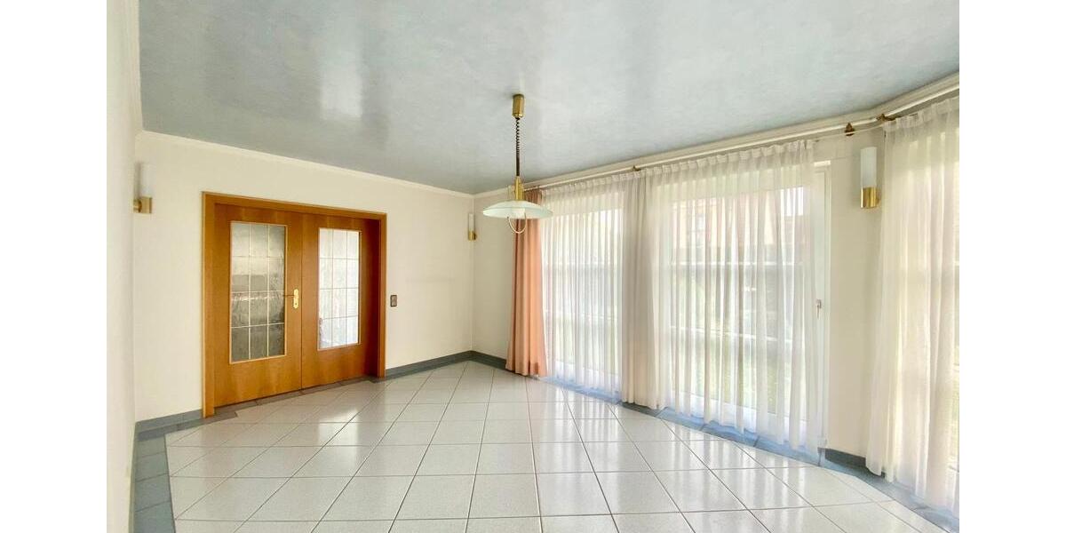 Einfamilienhaus Neuss Allerheiligen - 8 Zimmer, 175 m&sup2;, 3.000&euro; | Angebot:26548062