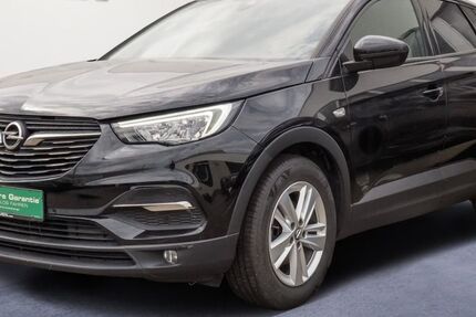 Opel Grandland (X) 89.975 km 14.999 &euro; Düsseldorf 40231