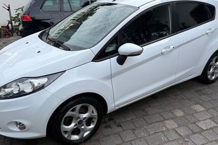 Ford Fiesta 198.221 km 3.200 &euro; Neukirchen-Vluyn 47506