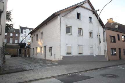 Haus Mönchengladbach Süd - 10 Zimmer, 400 m&sup2;, 210.000&euro; | Angebot:26988054