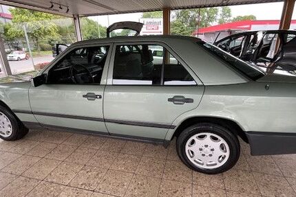 Mercedes-Benz 230 166.157 km 9.900 &euro; Duisburg 47138