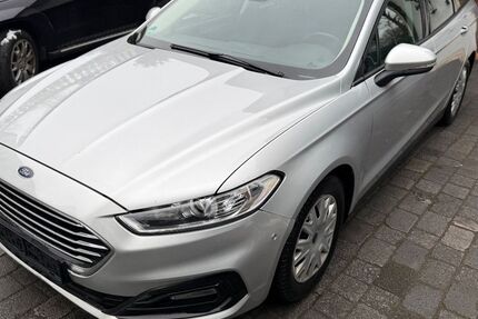 Ford Mondeo 288.221 km 7.450 &euro; Neukirchen-Vluyn 47506