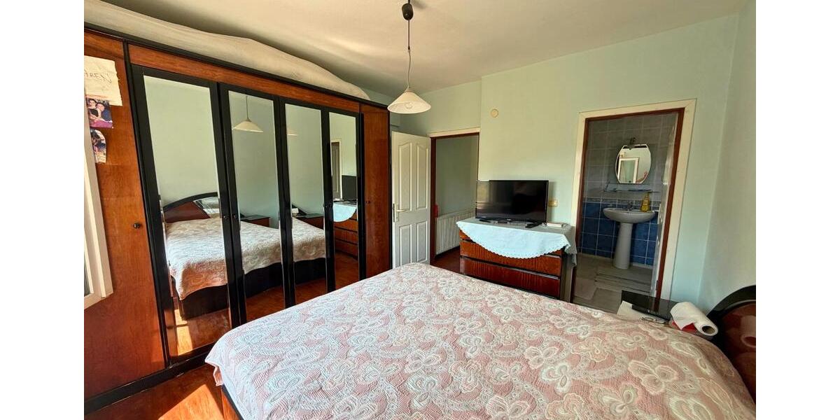 Villa Düsseldorf - 4 Zimmer, 196 m&sup2;, 650.000&euro; | Angebot:27244448