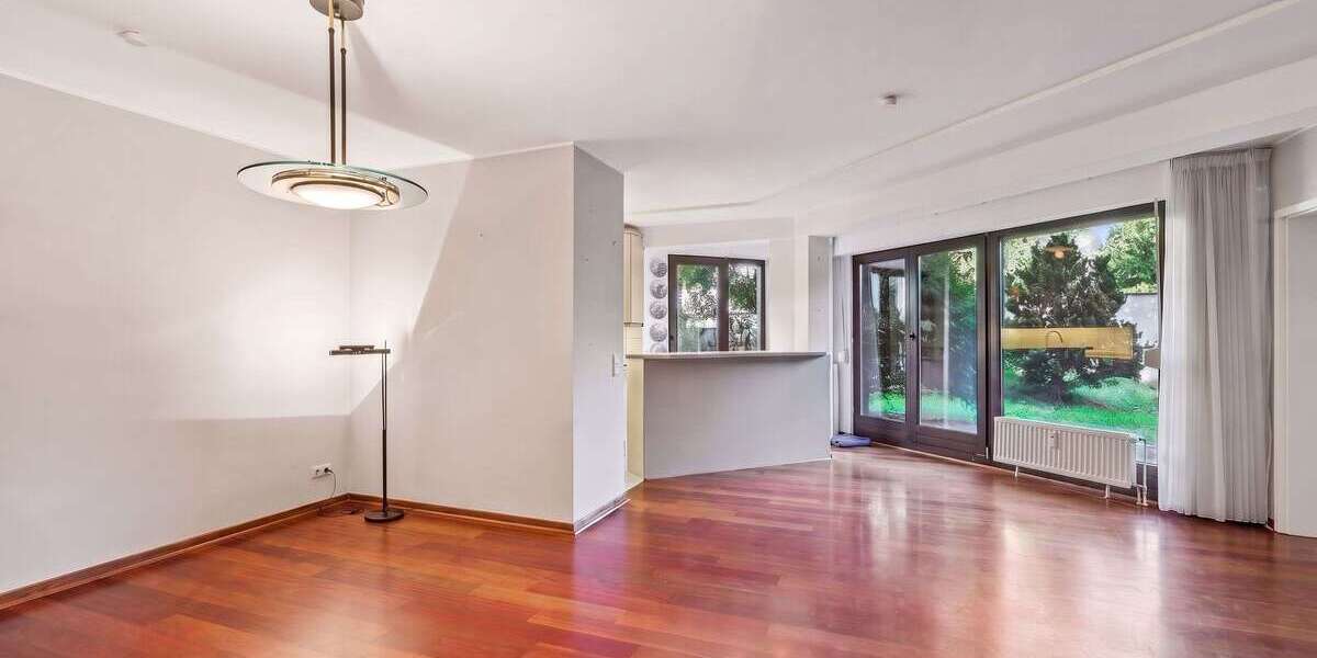Etagenwohnung Düsseldorf-Bilk Bilk - 3 Zimmer, 110 m&sup2;, 2.000&euro; | Angebot:27449385