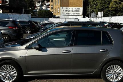 VW Golf 121.600 km 8.800 &euro; Düsseldorf 40225