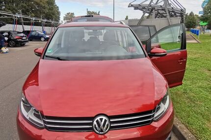 VW Touran 106.000 km 9.900 &euro; Kaarst 41564