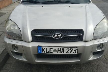 Hyundai TUCSON 222.000 km 2.850 &euro; kerken 47647