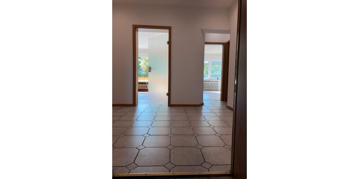 Hochparterre Düsseldorf Stadtbezirk 8 - 3 Zimmer, 94 m&sup2;, 275.000&euro; | Angebot:27472266