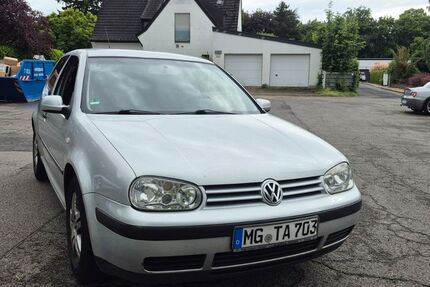 VW Golf 232.000 km 2.200 &euro; Mönchengladbach 41236
