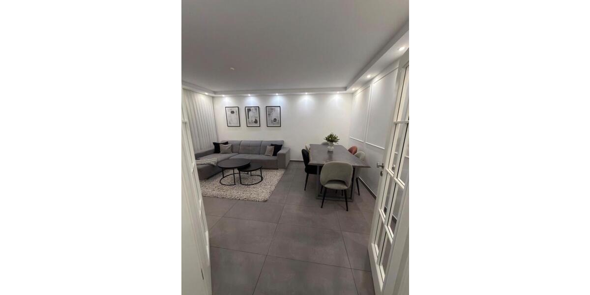 Etagenwohnung Duisburg Mittelmeiderich - 4.5 Zimmer, 87 m&sup2;, 220.000&euro; | Angebot:26502484