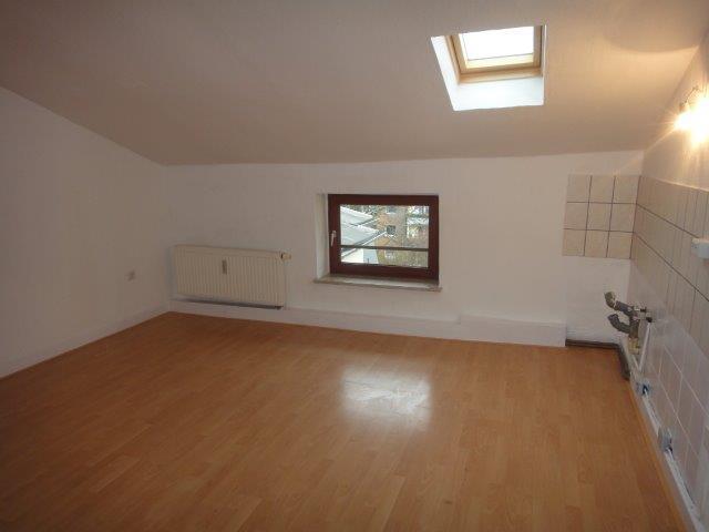 Dachgeschoßwohnung Duisburg Laar - 2.5 Zimmer, 65 m&sup2;, 470&euro; | Angebot:26492220