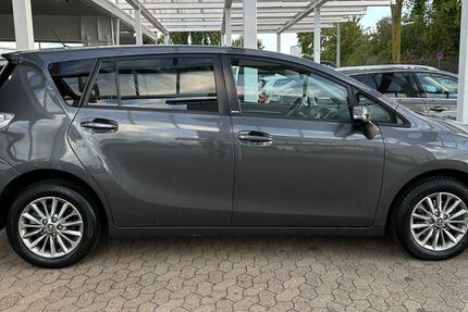 Toyota Verso 174.000 km 12.950 &euro; Dinslaken 46539