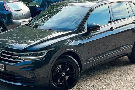 VW Tiguan 132.805 km 23.999 &euro; Duisburg 47137