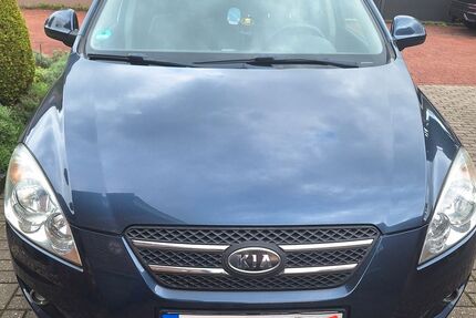 Kia ceed Sportswagon 102.000 km 2.950 &euro; Krefeld 47807