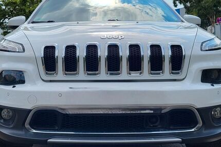 Jeep Cherokee 182.000 km 6.800 &euro; Mülheim 45472