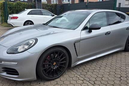 Porsche Panamera 127.000 km 30.950 &euro; Duisburg 47139