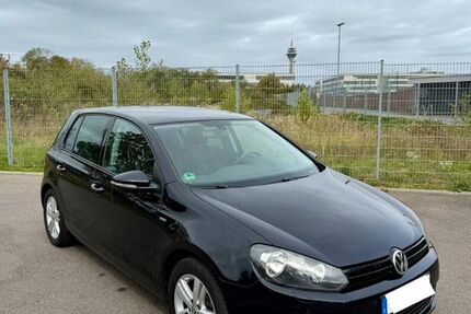 VW Golf 194.000 km 5.450 &euro; Düsseldorf 40477
