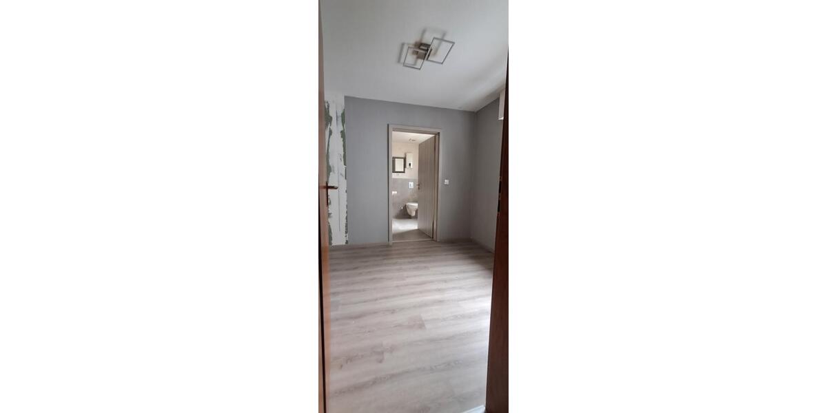 Reihenhaus Grevenbroich Neuenhausen - 5 Zimmer, 151 m&sup2;, 279.000&euro; | Angebot:27457305