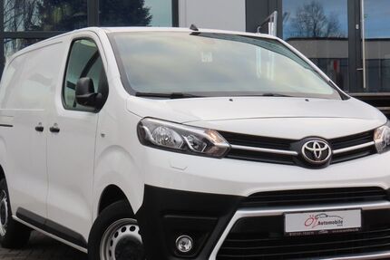 Toyota Proace (Verso) 33.763 km 17.900 &euro; Neuss 41469